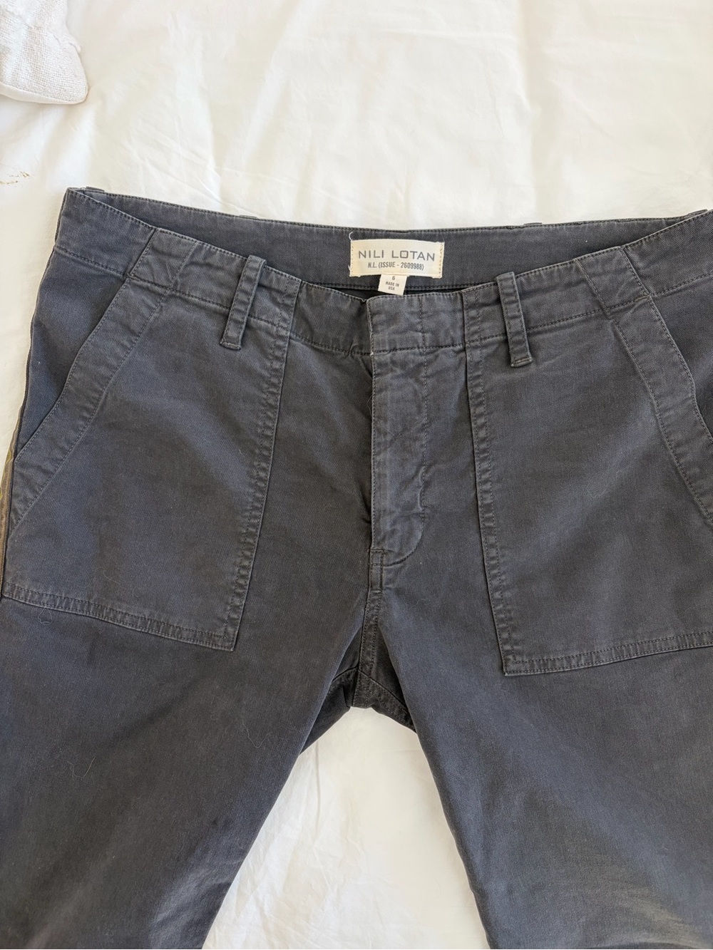 Nili Lotan women’s Issue-2609988 Slate Gray Cotton Patch-Pocket Chinos